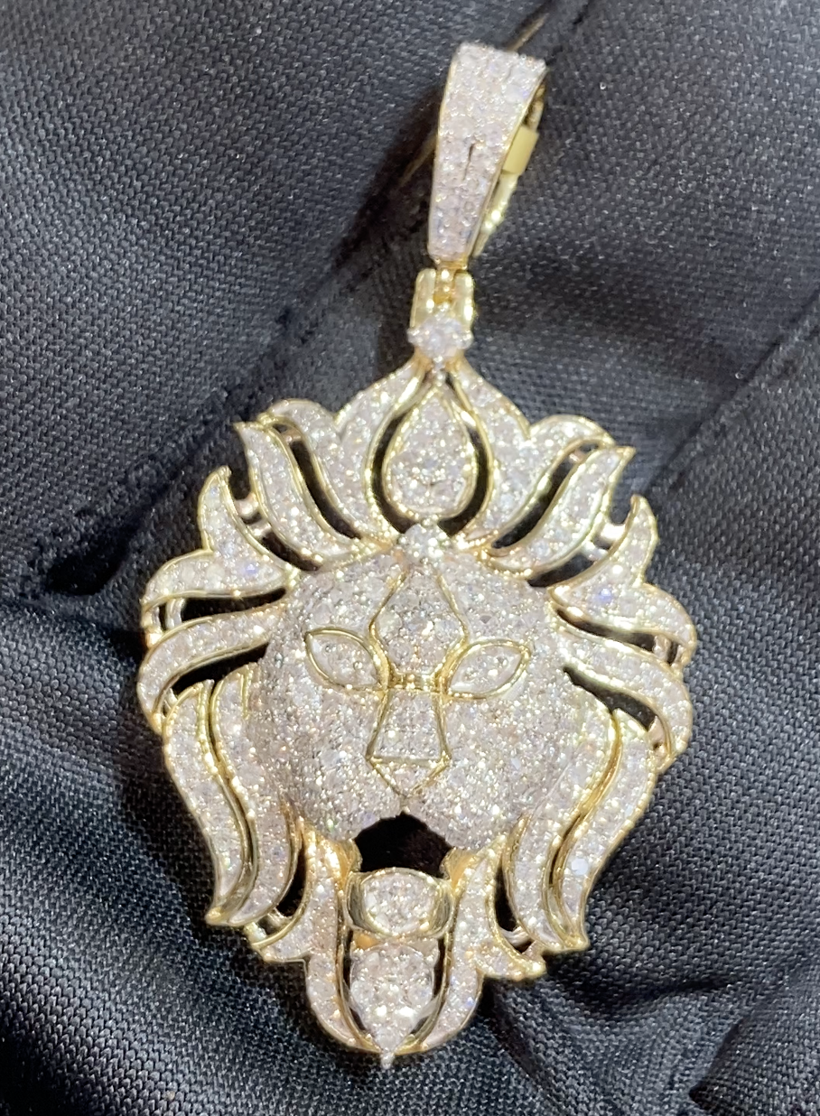 Diamond lion head pendant 14k yellow gold MGI-2784